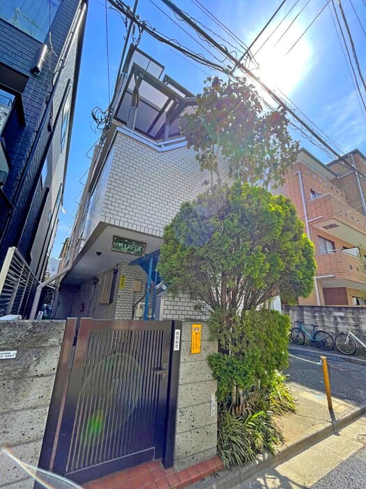 ハイネスＨ＆Ｔのエントランス部分