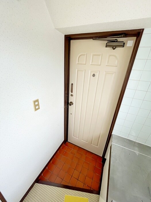 物件内観写真14　(玄関)