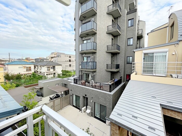 ハイネスＨ＆Ｔの室内からの展望