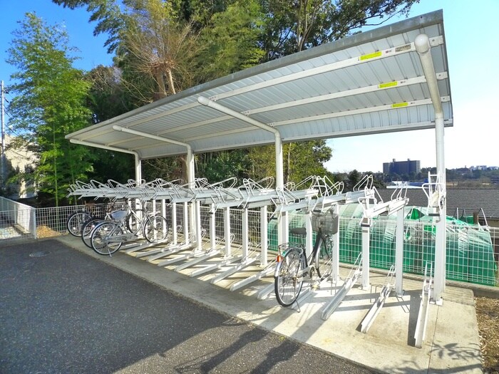 物件外観写真3　(駐輪場)