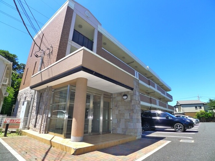 物件外観写真4　(エントランス部分)