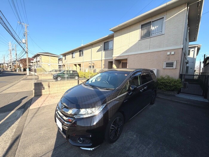 物件外観写真4　(駐車場)