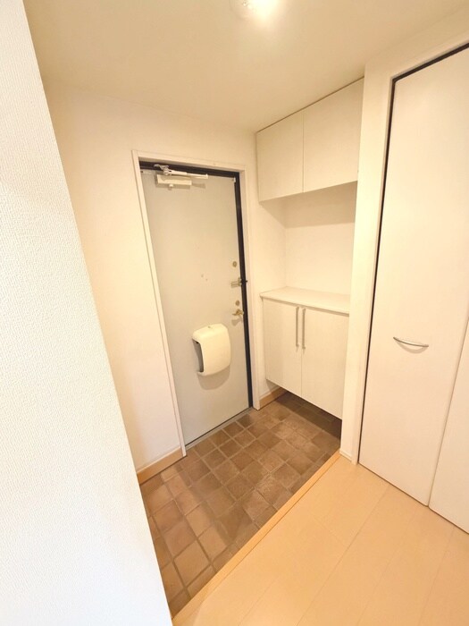 物件内観写真18　(玄関)