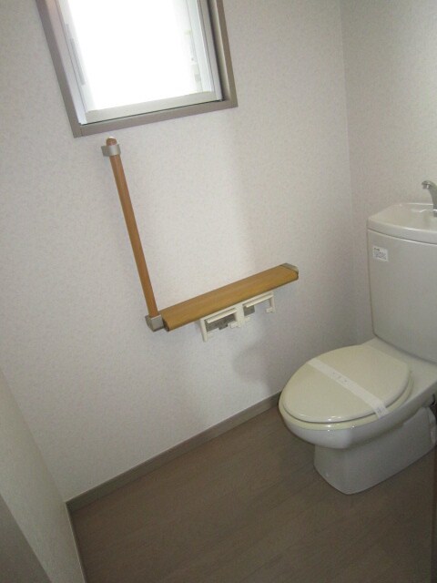 物件内観写真8　(トイレ)