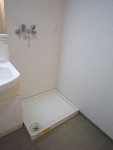 物件内観写真10　(洗濯機置場)