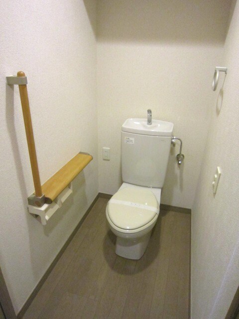 物件内観写真13　(トイレ)