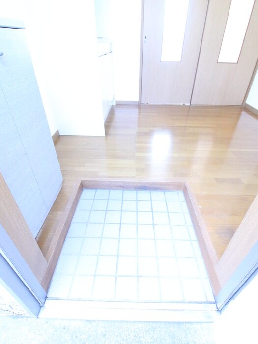 物件内観写真7　(玄関)