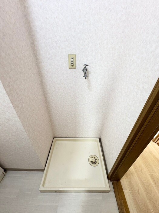 物件内観写真12　(洗濯機置場)