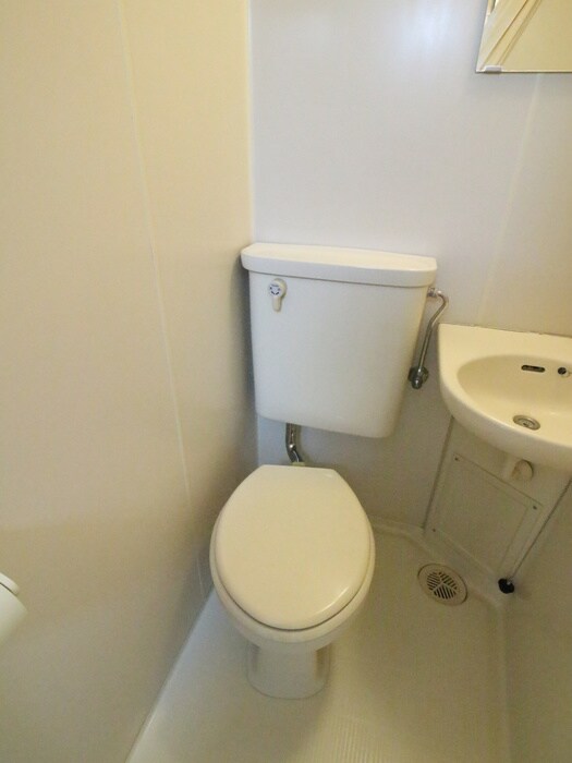 物件内観写真14　(トイレ)