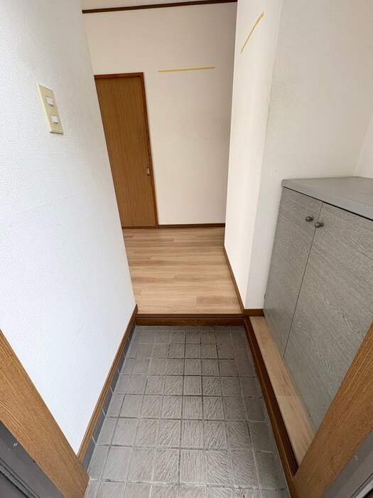 物件内観写真14　(玄関)