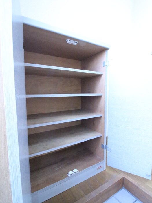 物件内観写真18　(靴箱)