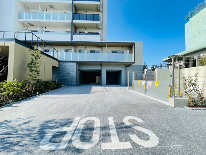 物件外観写真4　(駐車場)