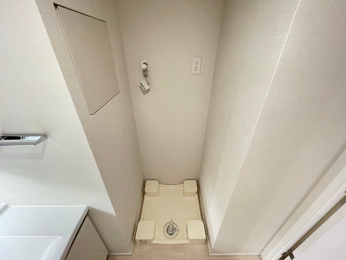 物件内観写真16　(洗濯機置場)