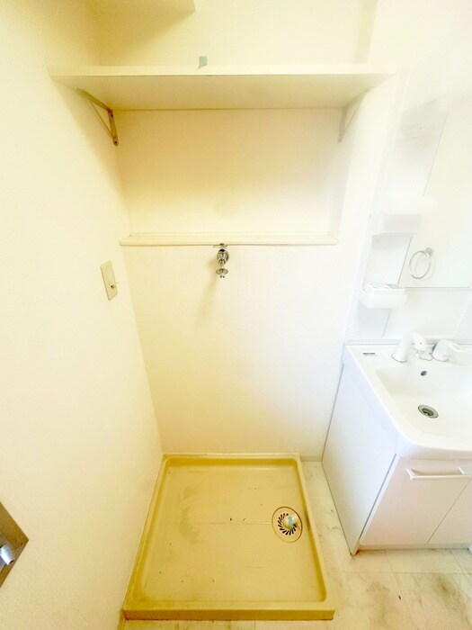 物件内観写真14　(洗濯機置場)