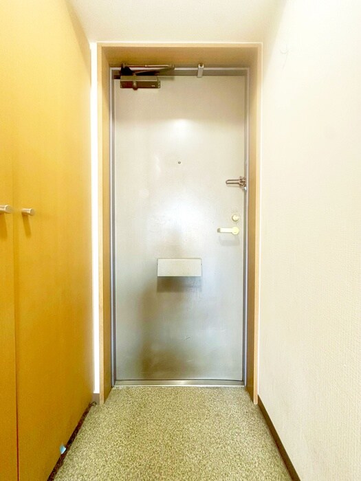 物件内観写真17　(玄関)