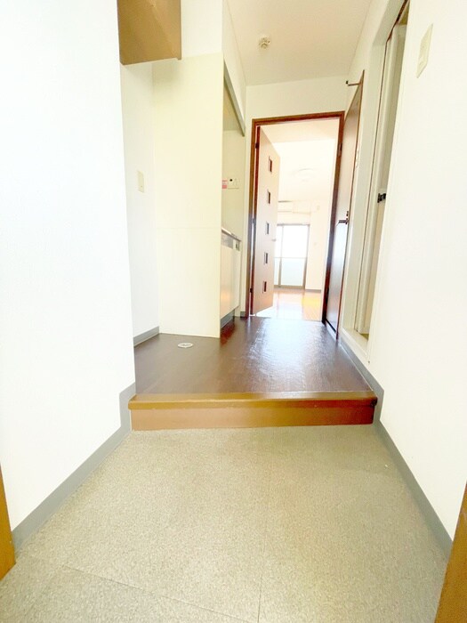 物件内観写真15　(玄関)