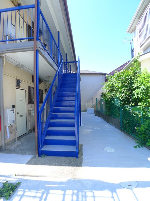 物件外観写真2　(エントランス部分)