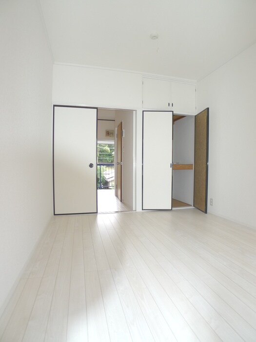 物件内観写真4　(居室)