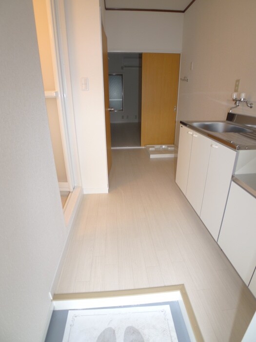 物件内観写真11　(廊下)