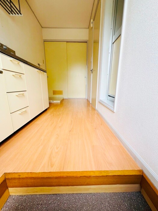 物件内観写真18　(玄関)