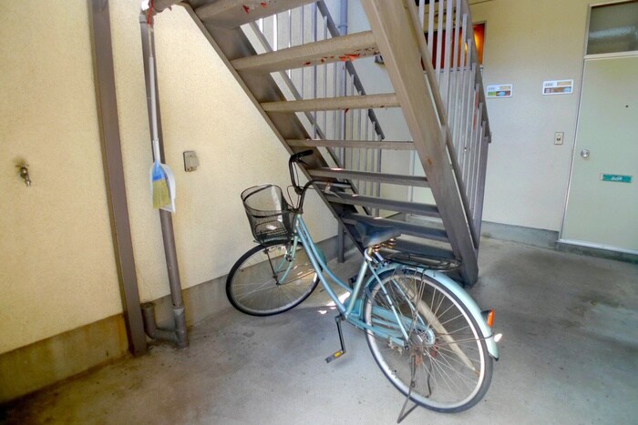 物件外観写真4　(駐輪場)