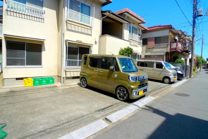 物件外観写真5　(駐車場)