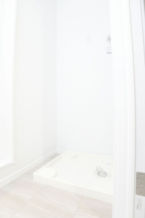 物件内観写真14　(洗濯機置場)