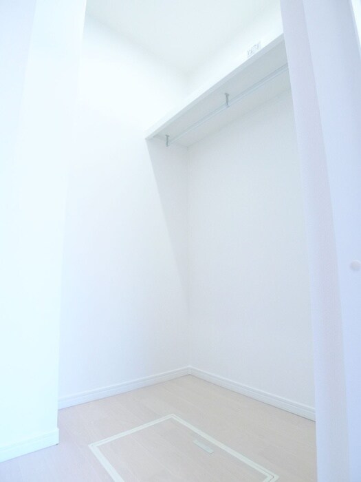 物件内観写真16　(収納)