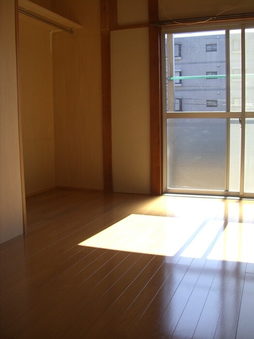 物件内観写真11　(室内からの展望)