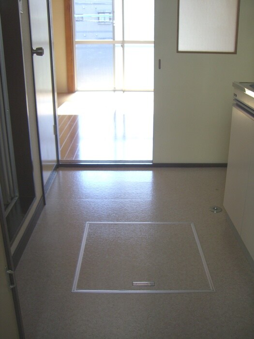 物件内観写真14　(玄関)