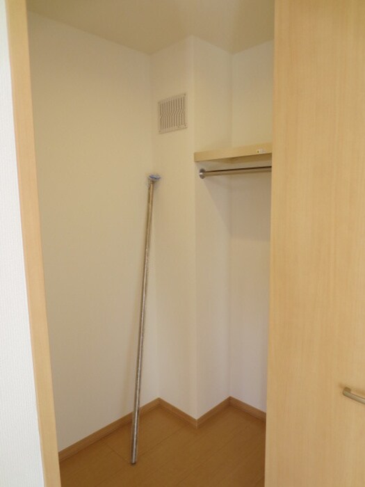 物件内観写真16　(収納)