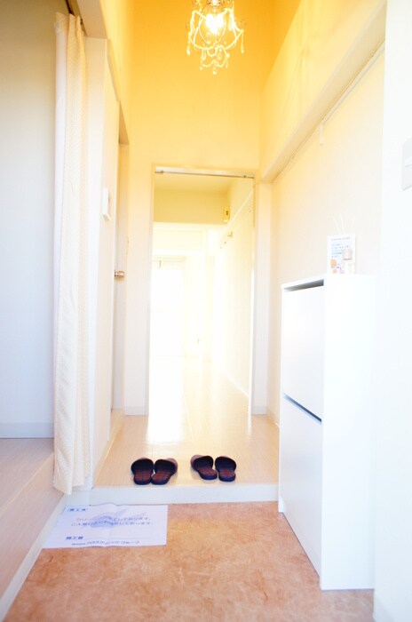 物件内観写真7　(玄関)