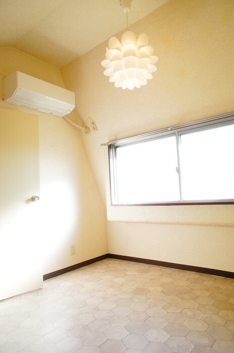 物件内観写真10　(居室)