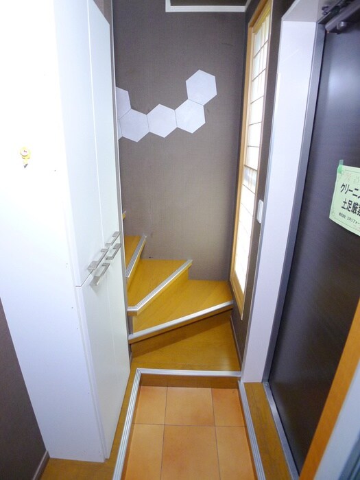 物件内観写真17　(玄関)