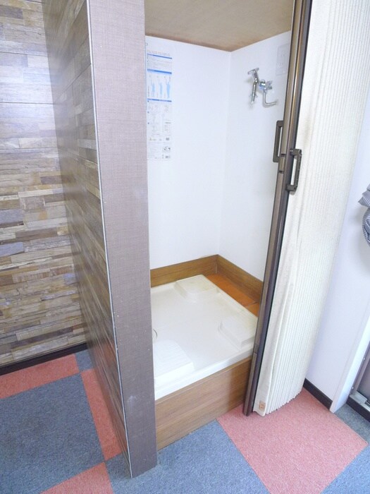 物件内観写真21　(洗濯機置場)