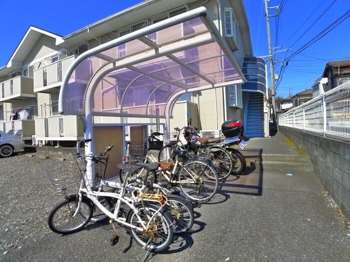 物件外観写真3　(駐輪場)