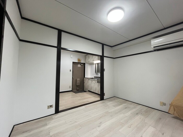 物件内観写真8　(居室)