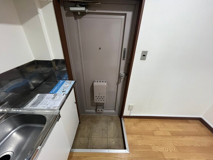 物件内観写真9　(玄関)