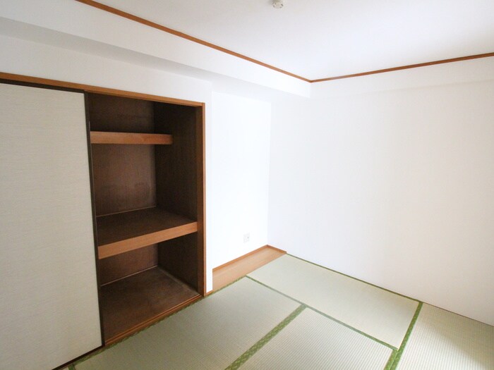 物件内観写真9　(居室)