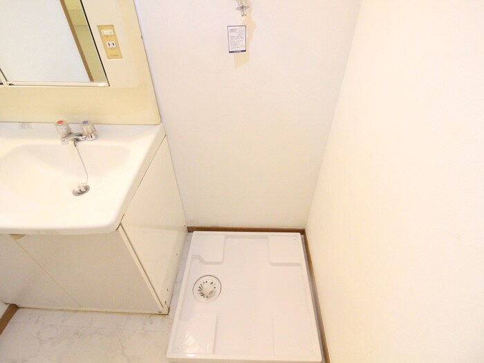 物件内観写真14　(洗濯機置場)