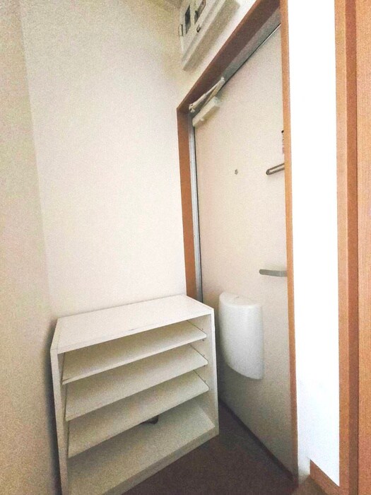 物件内観写真16　(玄関)