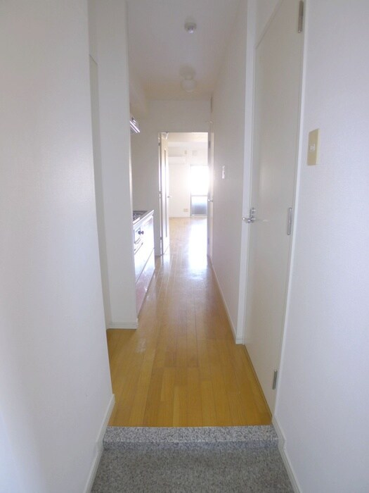 物件内観写真10　(玄関)