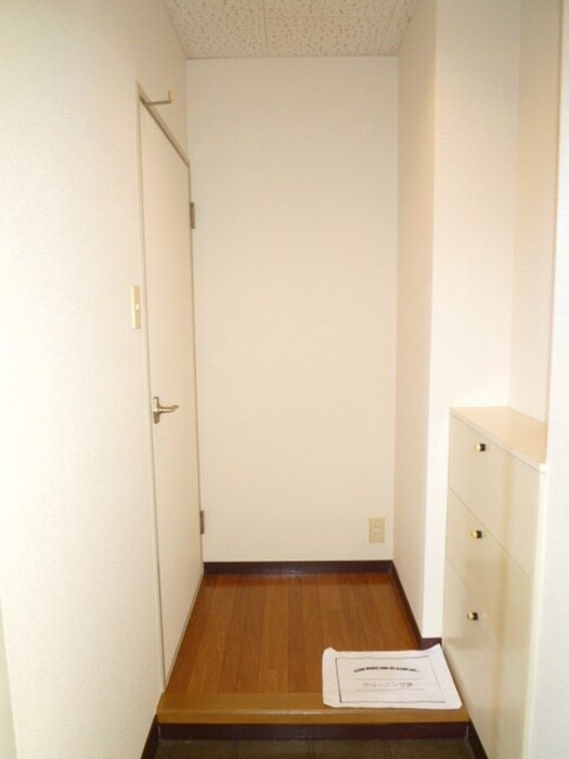 物件内観写真18　(廊下)