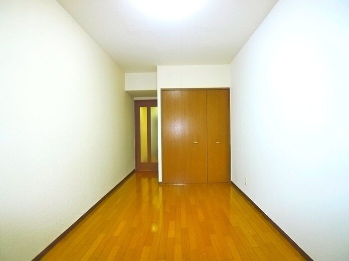 物件内観写真4　(居室)