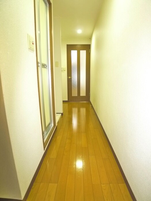 物件内観写真10　(玄関)