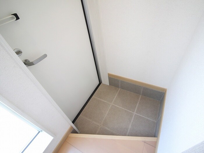 物件内観写真15　(玄関)