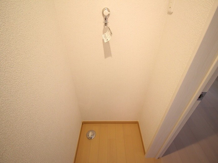 物件内観写真17　(洗濯機置場)