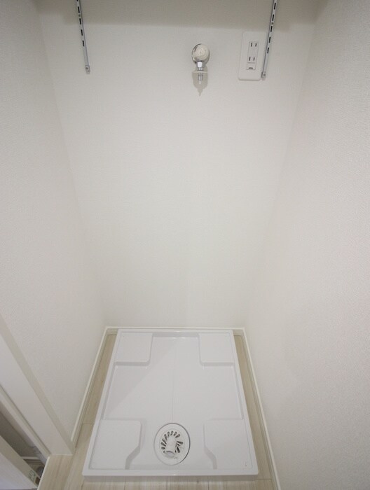 物件内観写真8　(洗濯機置場)