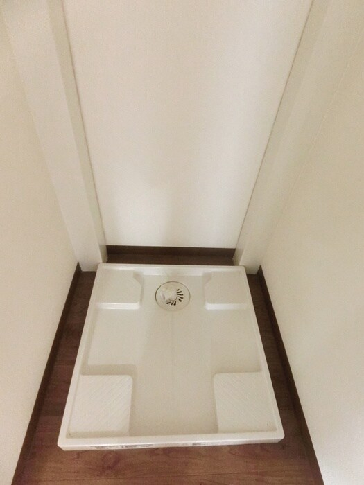 物件内観写真14　(洗濯機置場)