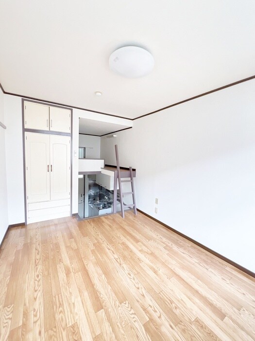 物件内観写真8　(居室)